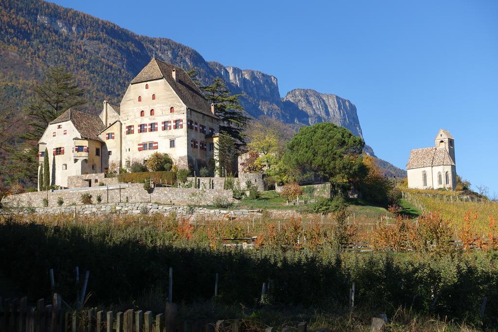 Schloss-Hof Appiano Sulla Strada Del Vino Zewnętrze zdjęcie
