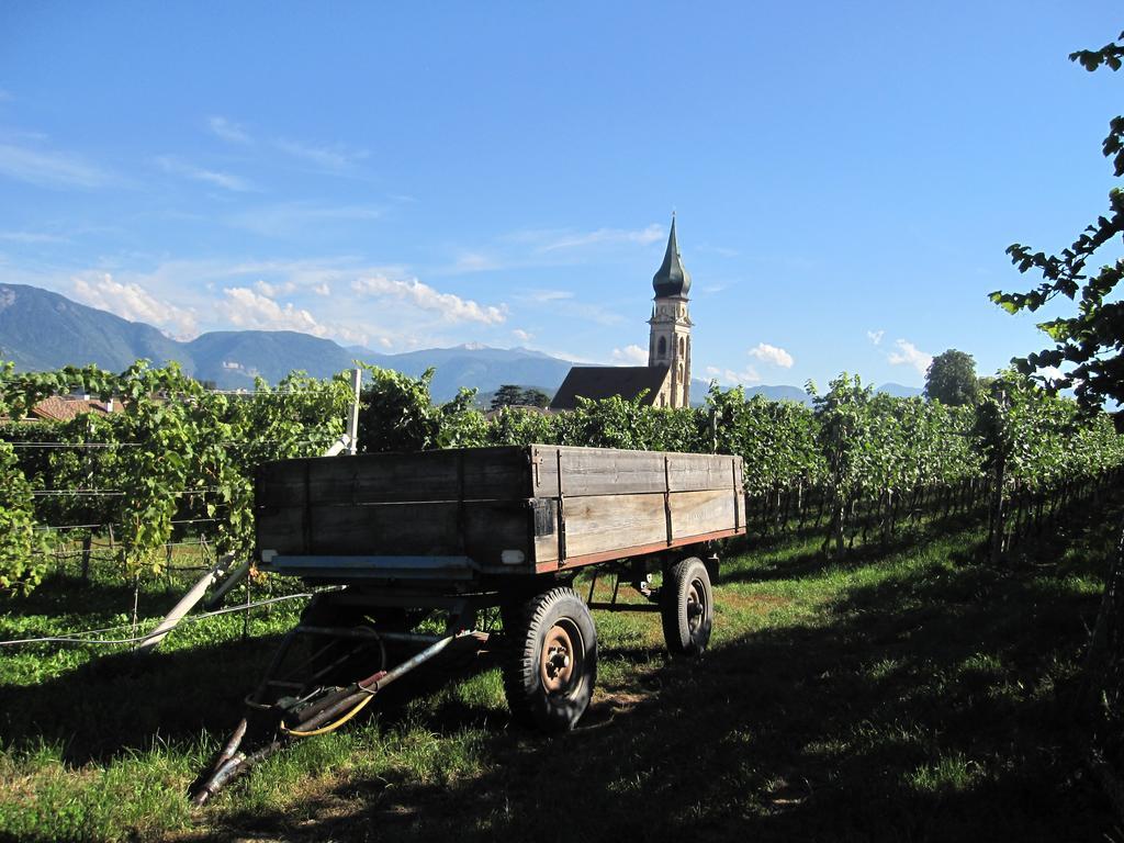 Schloss-Hof Appiano Sulla Strada Del Vino Zewnętrze zdjęcie